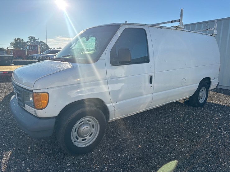 #264-•-2006-ford-econoline-van-image-1