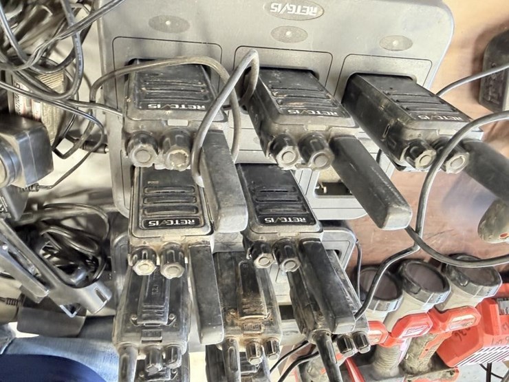 retevis-radios-w/charging-stations-image-4