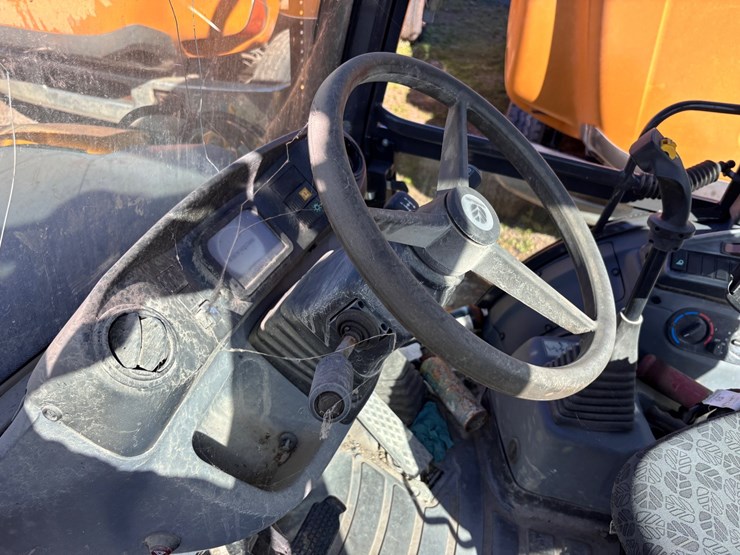#18-•-new-holland-b110c-backhoe-loader-image-17