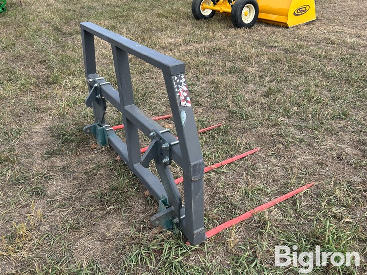 weiss-master-quick-hitch-4-prong-square-bale-spear-attachment-image-5