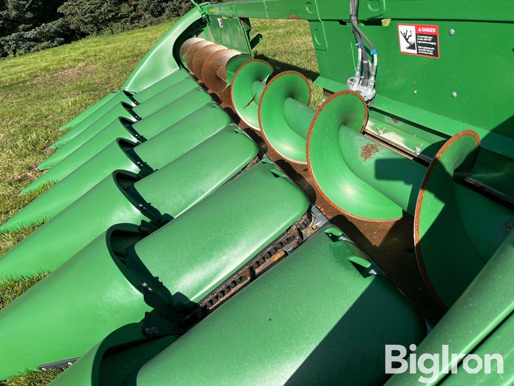 2015-john-deere-608c-corn-head-w/ez-trail-header-trailer-image-9
