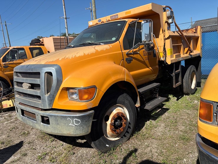 #20-•-2006-ford-f-750-super-duty-dump-truck-image-1