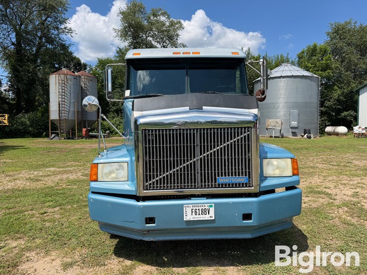 1992-wgc-integral-sleeper-t/a-truck-tractor-image-2