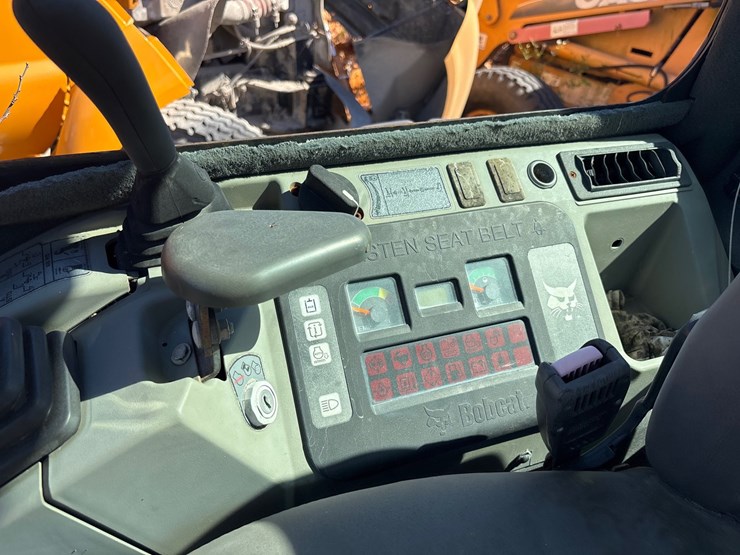 #42-•-2009-bobcat-e35-mini-excavator-image-10