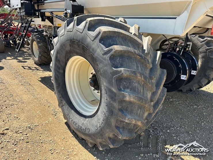 2011-bourgault-3310-55-55-ft.-seeder-image-67