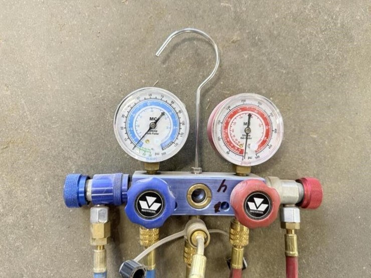 mc-freon-a/c-gauges-image-1
