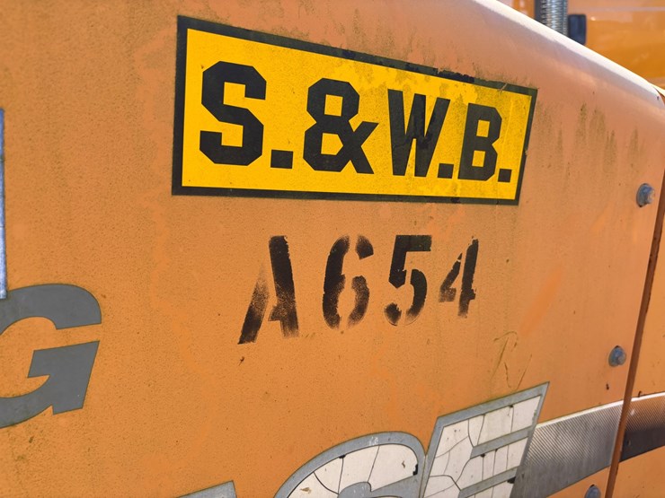 #41-•-case-588g-series-3-rough-terrain-forklift-image-12