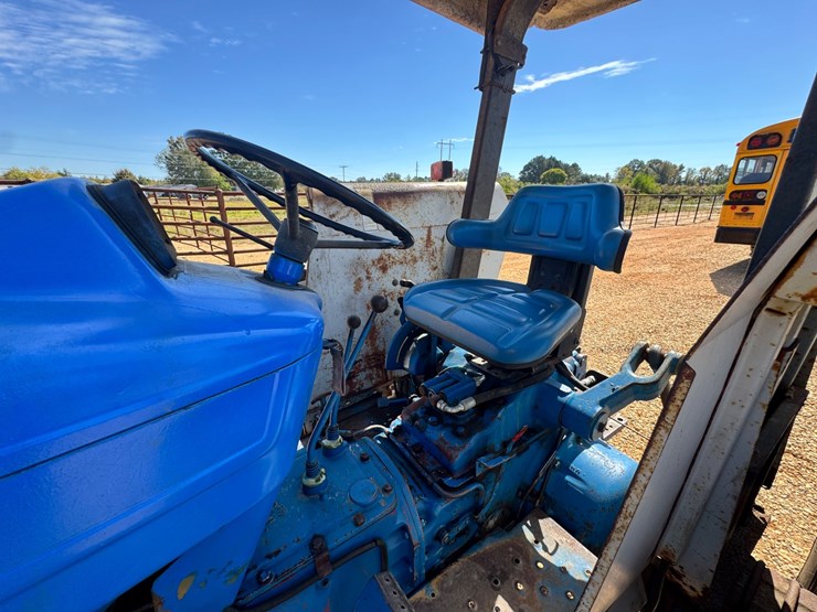 #9028-•-ford-5900-image-10