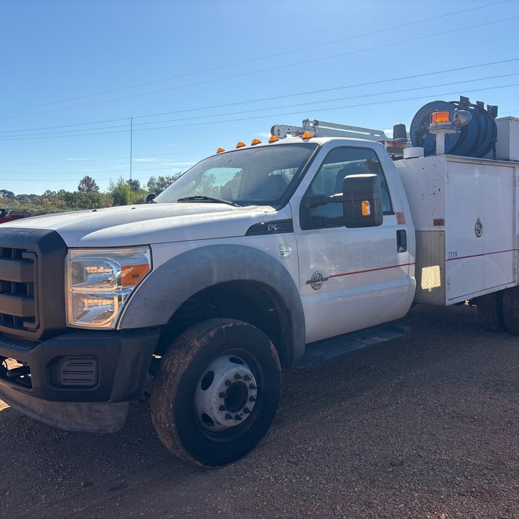 #9022 • 2011 Ford F-550 XL