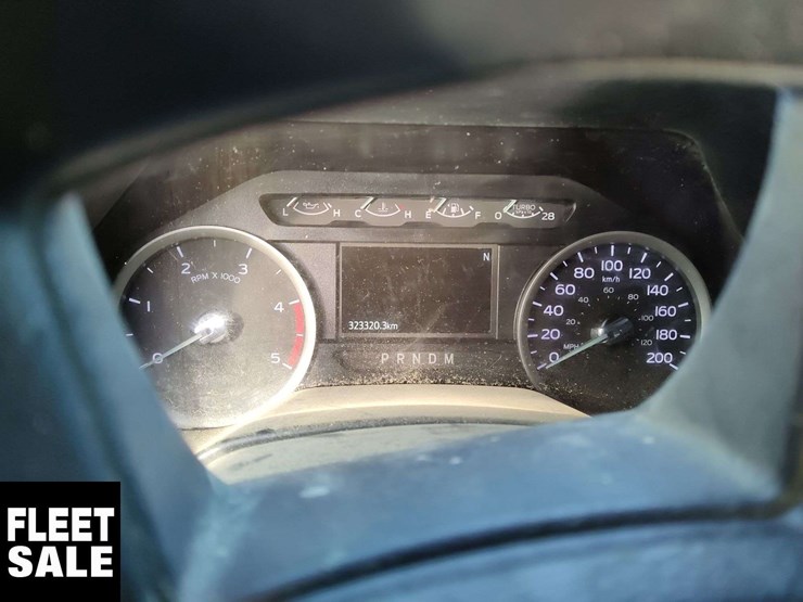 non-operable-2022-ford-f-350-super-duty-4x4-xlt-4dr-crew-cab-8-ft.-lb-srw-image-6