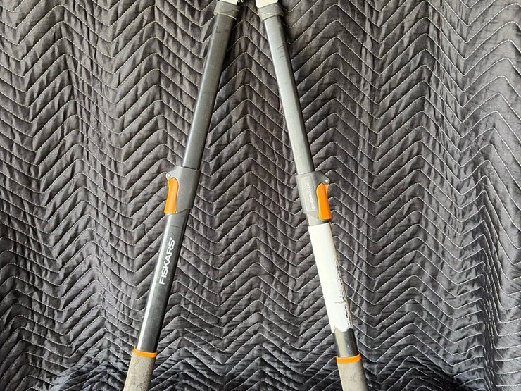 #21-•-fiskars-extendable-pruning-shears-image-1
