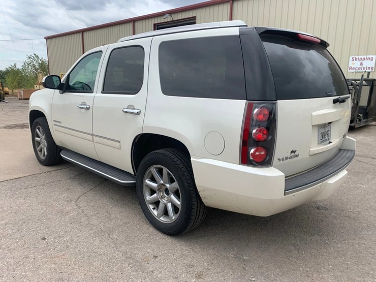 2014-gmc-denali-yukon-image-2