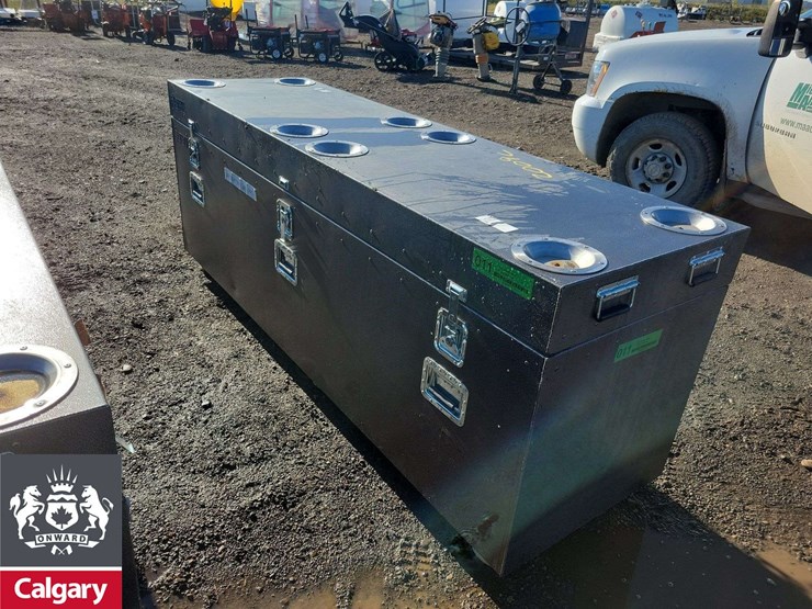 metal-locking-case-94"x28"x33-vinyl-walls,-roof-wiring-harness-image-10