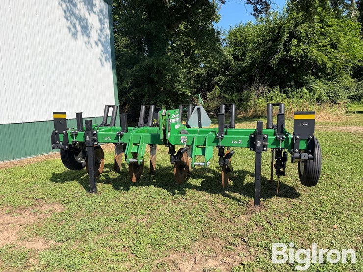 unverferth-zone-builder-132-subsoiler-image-2