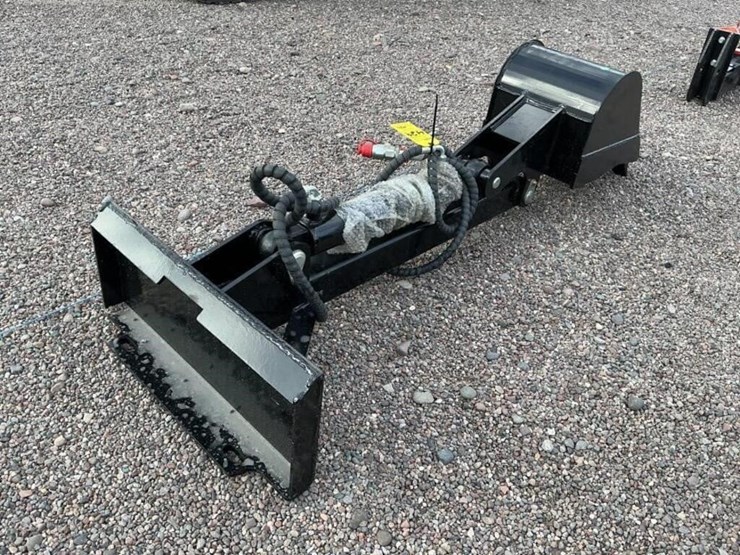 2026-giyi-digging-arm-for-stand-up-skid-steer-image-3