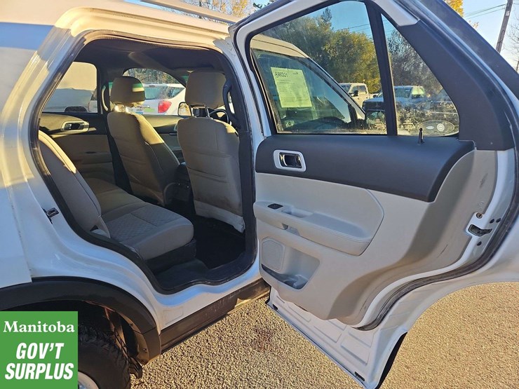 2013-ford-explorer-image-17
