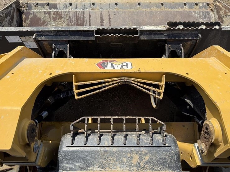 2022-caterpillar-279d3-image-19