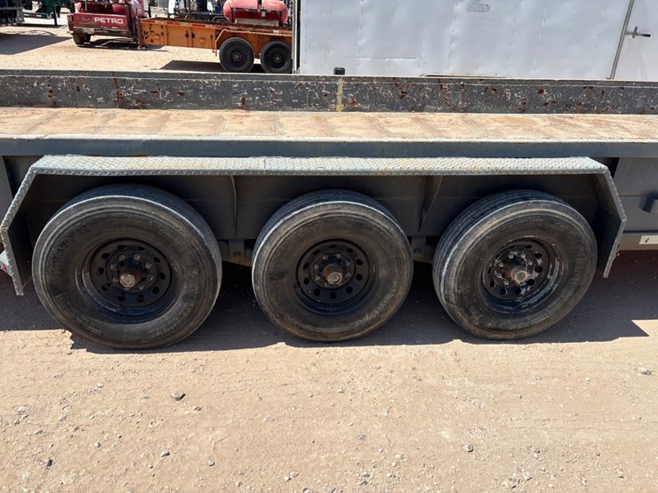 2012-trail-master-28’-x-7’-3-axle-goiseneck-trailer-image-6