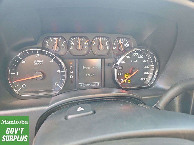 2017-chevrolet-silverado-1500-image-27