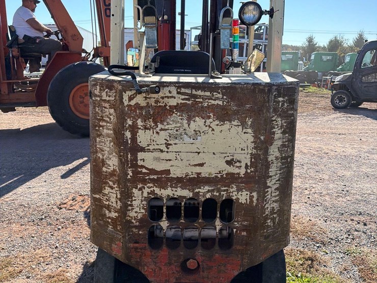 nissan-80-propane-forklift-image-11