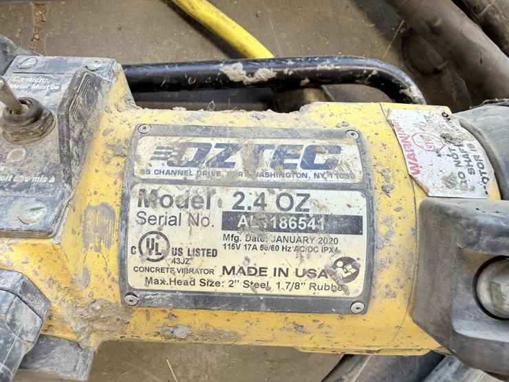 dztec-model-2.4oz-concrete-vibrator-image-2