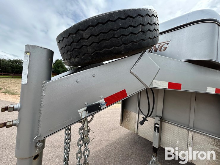 2014-liberty-inc-travalong-40'-tri/a-gooseneck-livestock-trailer-image-9