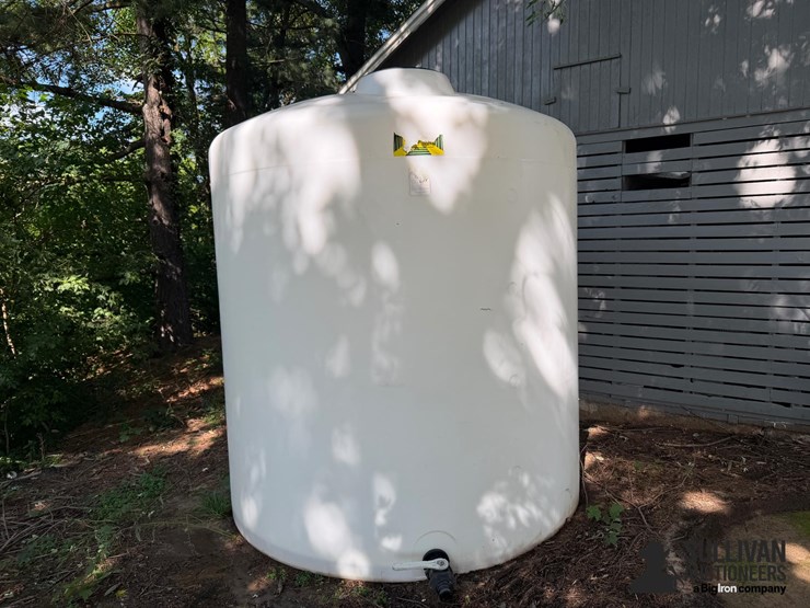 2,500-gal-poly-tank-image-1