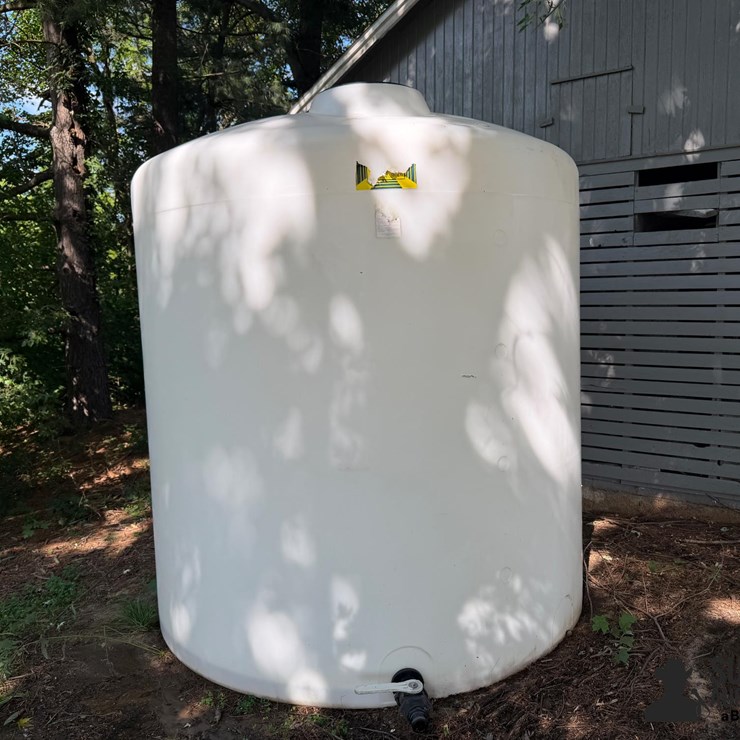 2,500-Gal Poly Tank