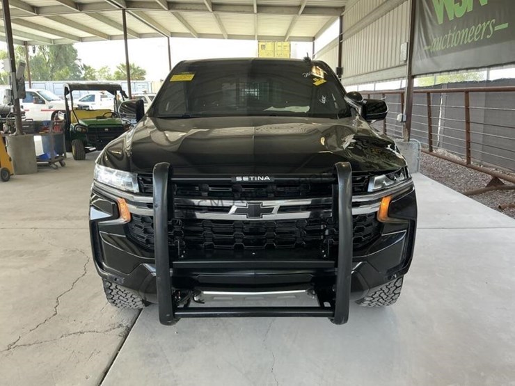 2021-chevrolet-tahoe-suv-image-3