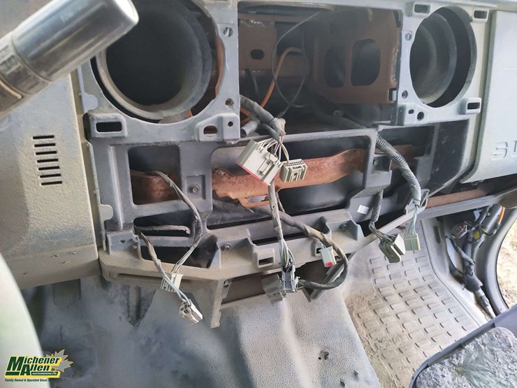 non-operable-2015-ford-f-550-super-duty-s/a-cab-&-chassis-image-12
