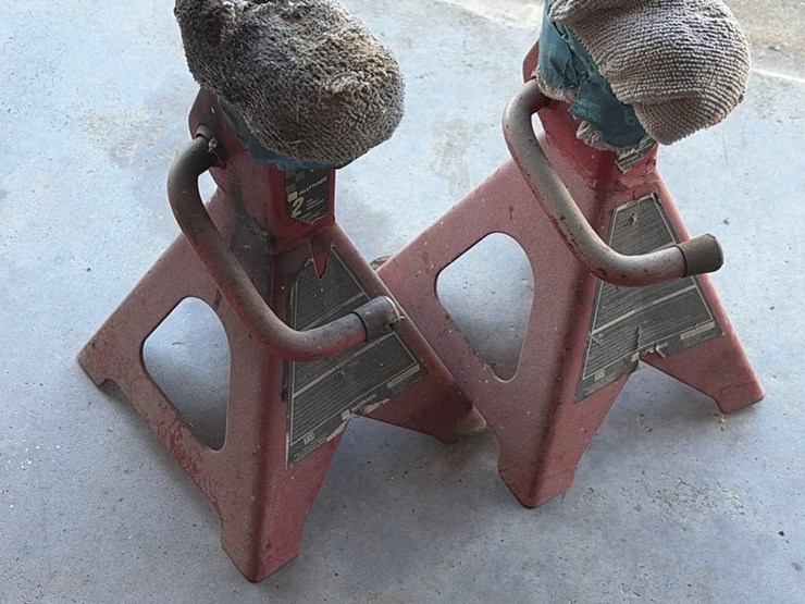 #66-•-pair-of-jackstands-image-1