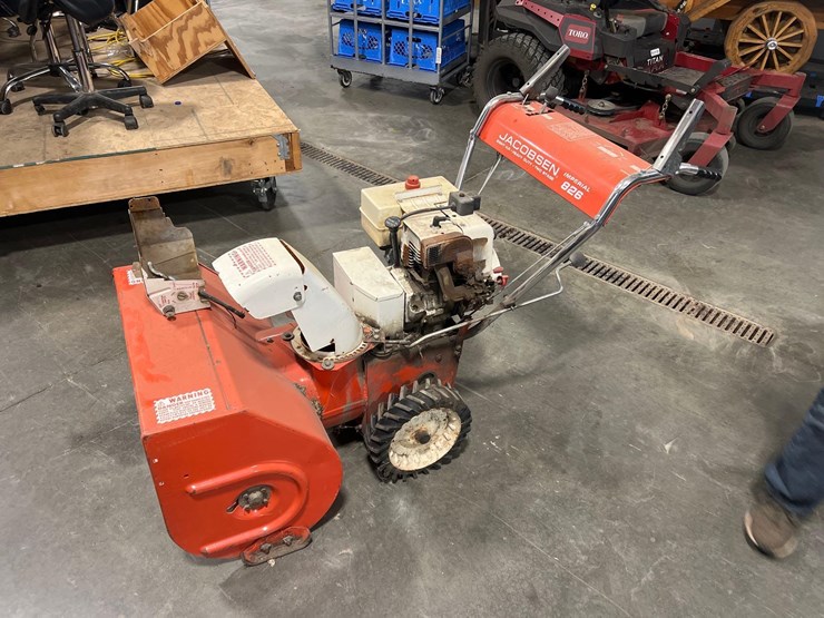 jacobsen-826-walk-behind-snowblower-image-1
