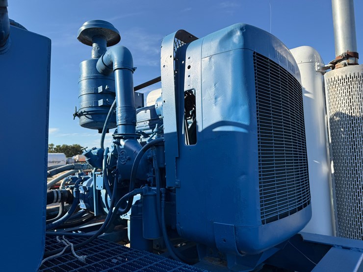 1990-peterbilt-357-image-7