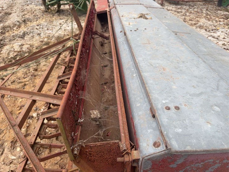 international-10’-grain-drill-image-9