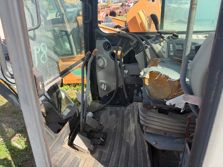 #89-•-2010-bobcat-mini-excavator-image-7