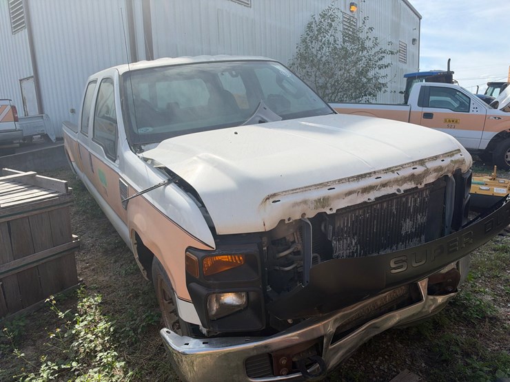 #88-•-2009-ford-super-duty-f-250-crew-cab-pickup-truck-image-2