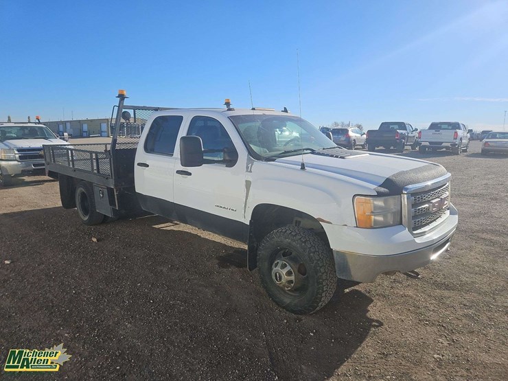 2013-gmc-sierra-3500hd-cc-4x4-s/a-deck-truck-image-2