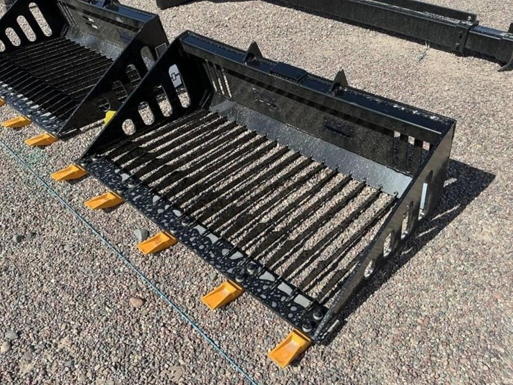 2026-giyi-44in-rock-bucket-for-stand-up-skid-steer-image-2