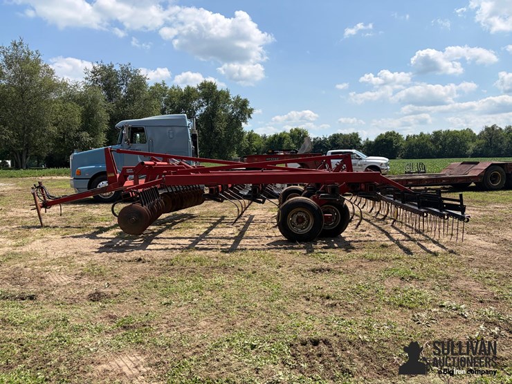 case-international-4200-flcu-soil-finisher-image-8
