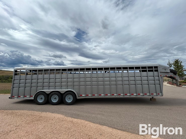 2014-liberty-inc-travalong-40'-tri/a-gooseneck-livestock-trailer-image-4