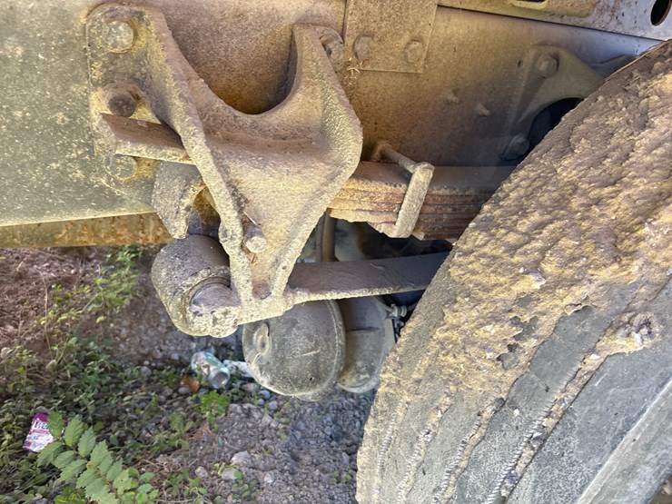 #19-•-ford-f-750-super-duty-single-axle-dump-truck-image-11