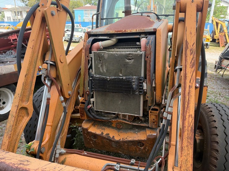 #79-•-2010-case-590sm-backhoe-image-7