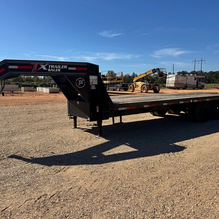 #9030 • 2022 East Texas Trailers 25’ Gooseneck Flatbed