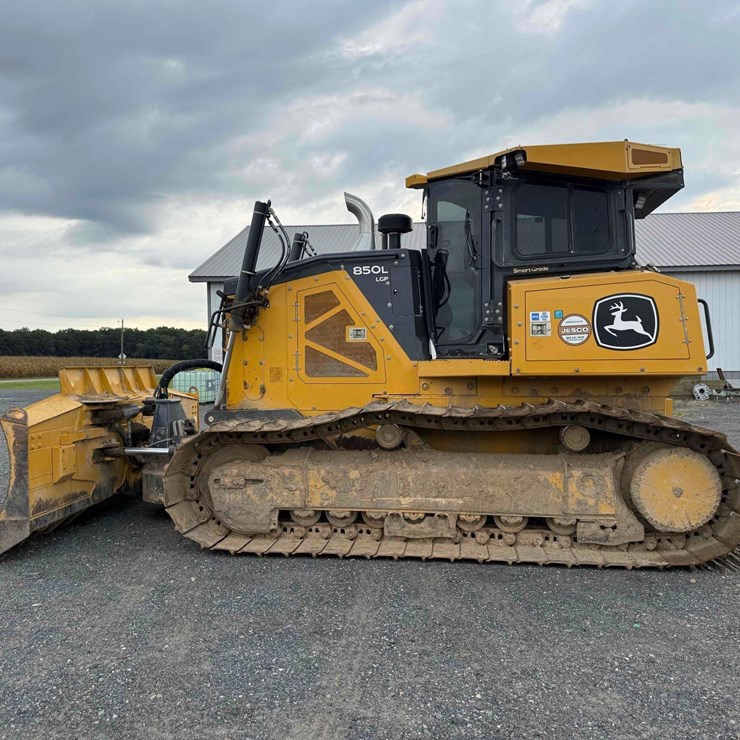 2021 Deere 850L LGP Dozer *Unit is Located in Delmar Delaware*