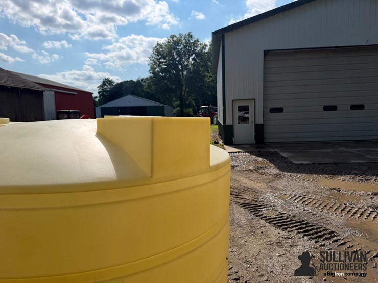 1,300-gal-poly-tank-image-14