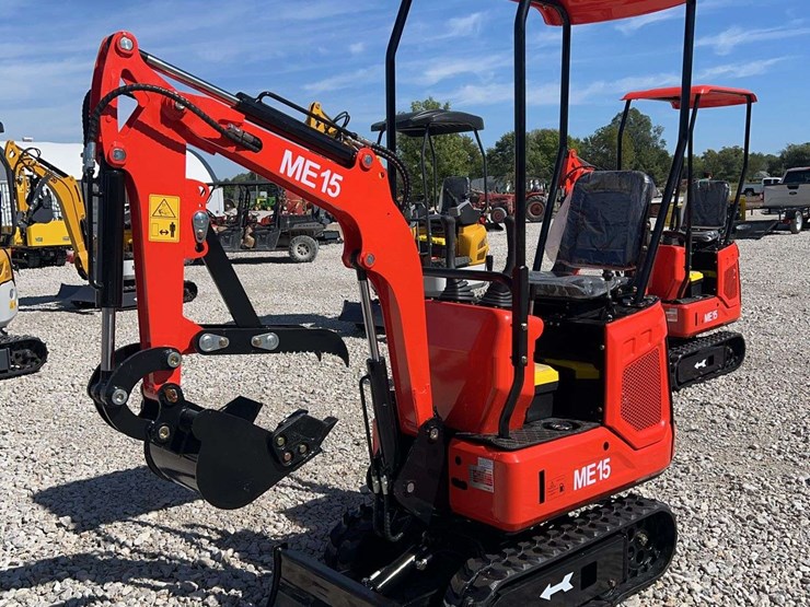 mini-excavator-me15-image-1