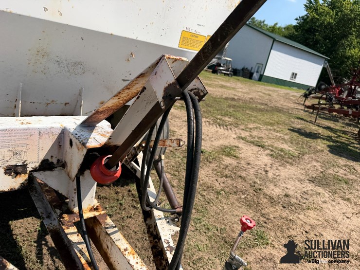 jt-industries-6-ton-fertilizer-spreader-image-13