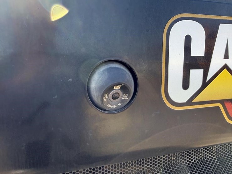 2022-caterpillar-279d3-image-23