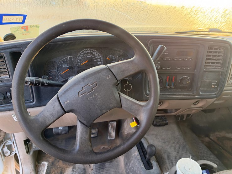 2005-chevrolet-silverado-3500-4x4-pickup-image-7