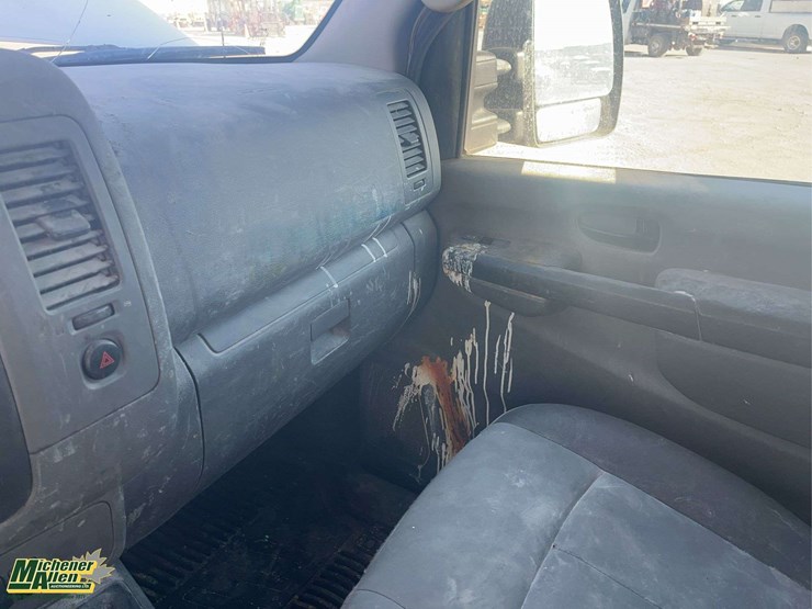 2012-nissan-nv-cargo-van-image-20